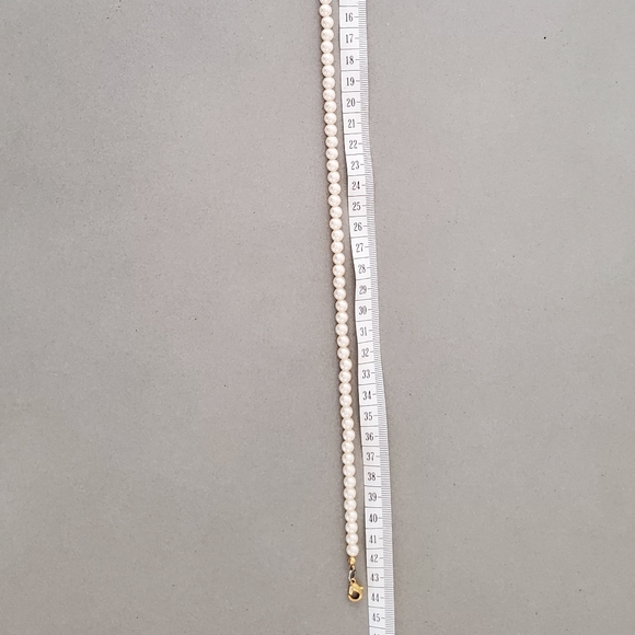 6 pieces Faux Pearl Fashion Jewelry - Picture 9 of 9